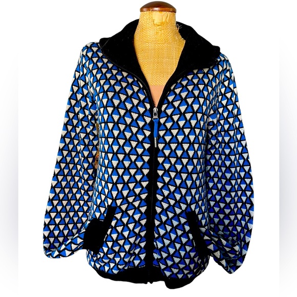 Bench zip front cardigan.hooded. Pockets. Ribbing at waist and cuffs.Wmns Large - Picture 6 of 8